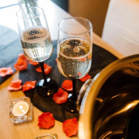 La Suite Romantique Avec Jacuzzi Au Coeur De Perpignan Bagian luar foto