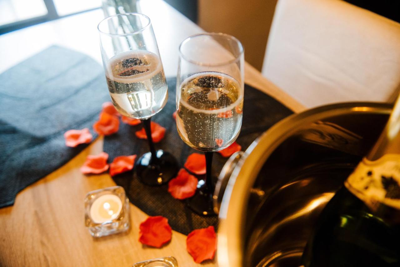 La Suite Romantique Avec Jacuzzi Au Coeur De Perpignan Bagian luar foto